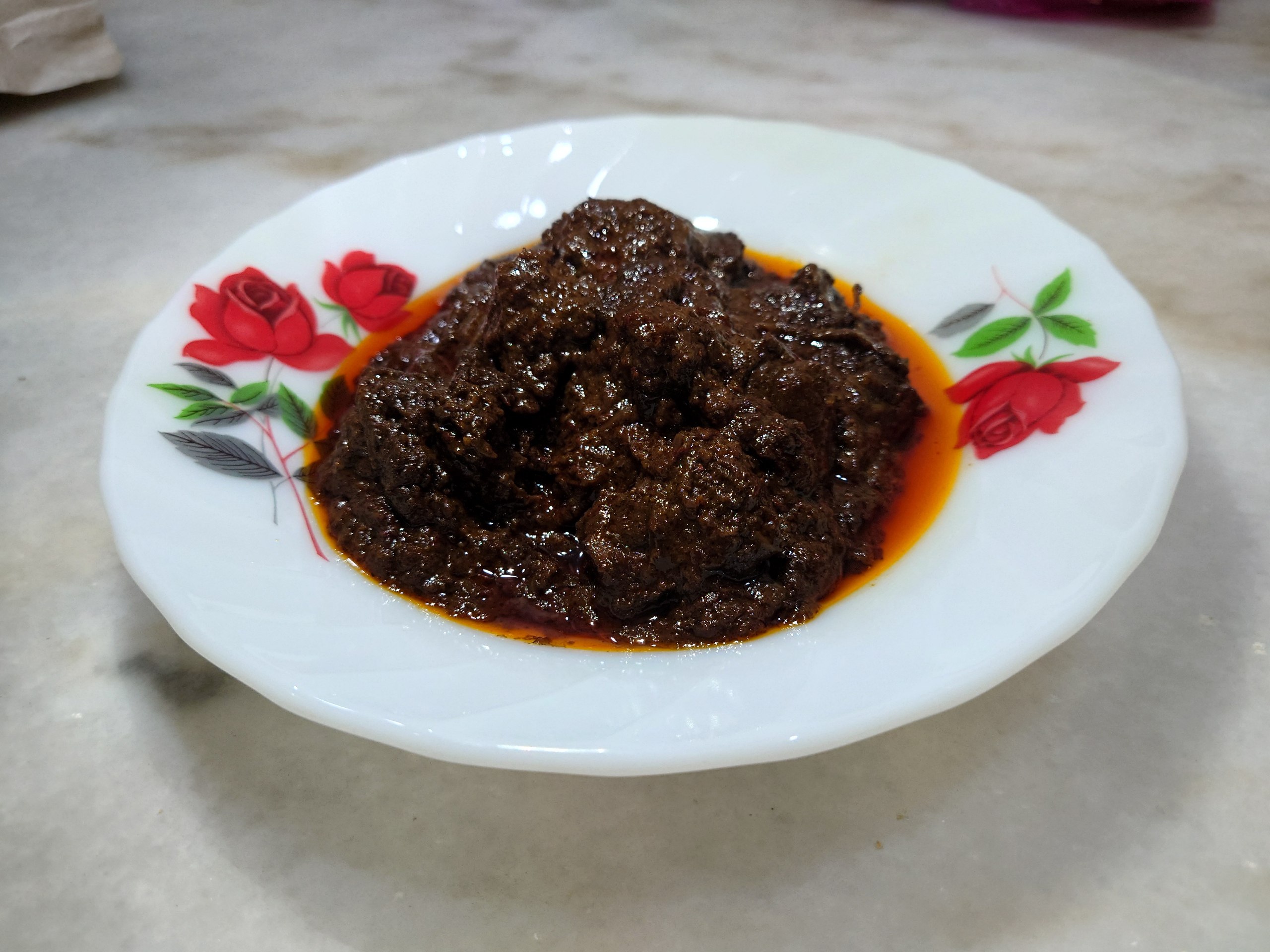 Opor Daging di Atas Pinggan